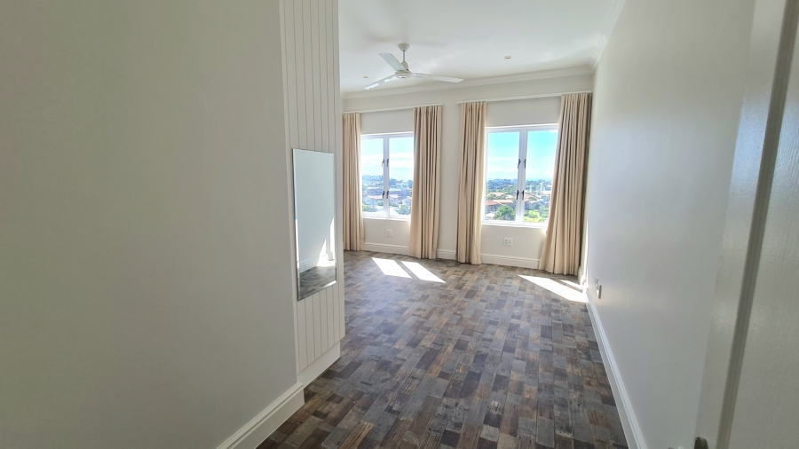 7 Bedroom Property for Sale in Whale Rock Western Cape